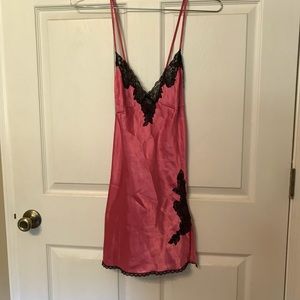 Fredericks of Hollywood size L slip NWOT